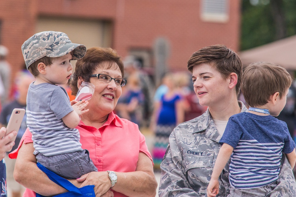 Missouri Airman and families have a Fun Day