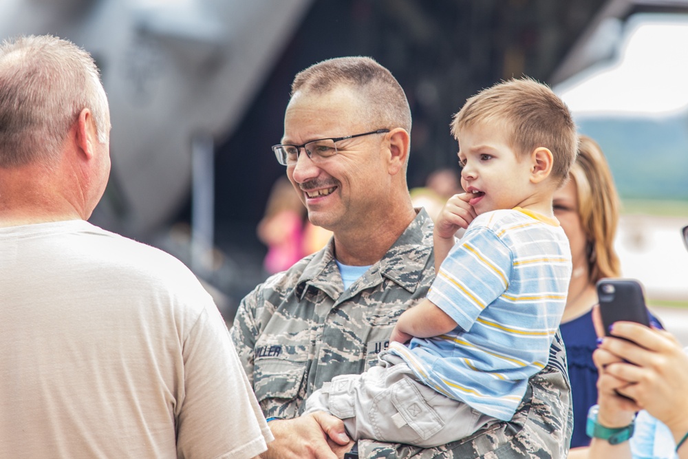 Missouri Airman and families have a Fun Day