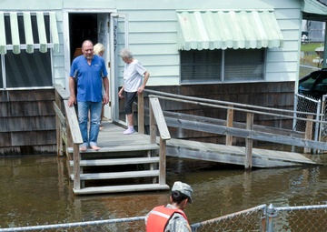El Paso to Orange: Soldiers Travel 1000 Miles in Wake of Harvey