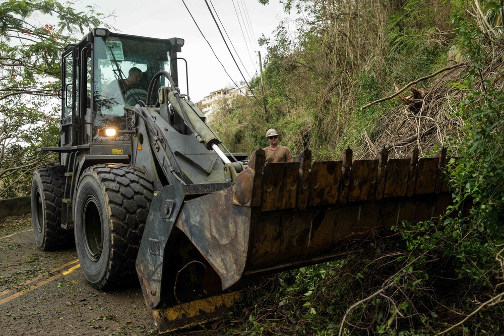 BLT 2/6 engineers clear roads for victims of Hurricane Irma in St. Thomas