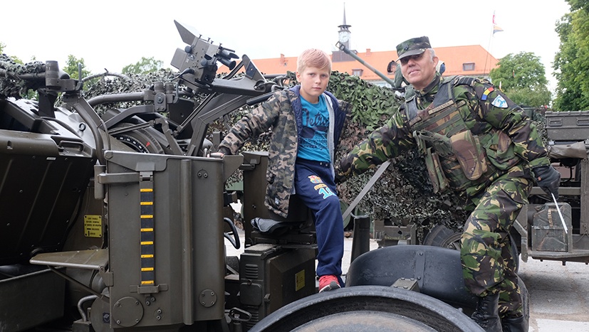 NATO battle group, Polish celebrate Land Forces Day