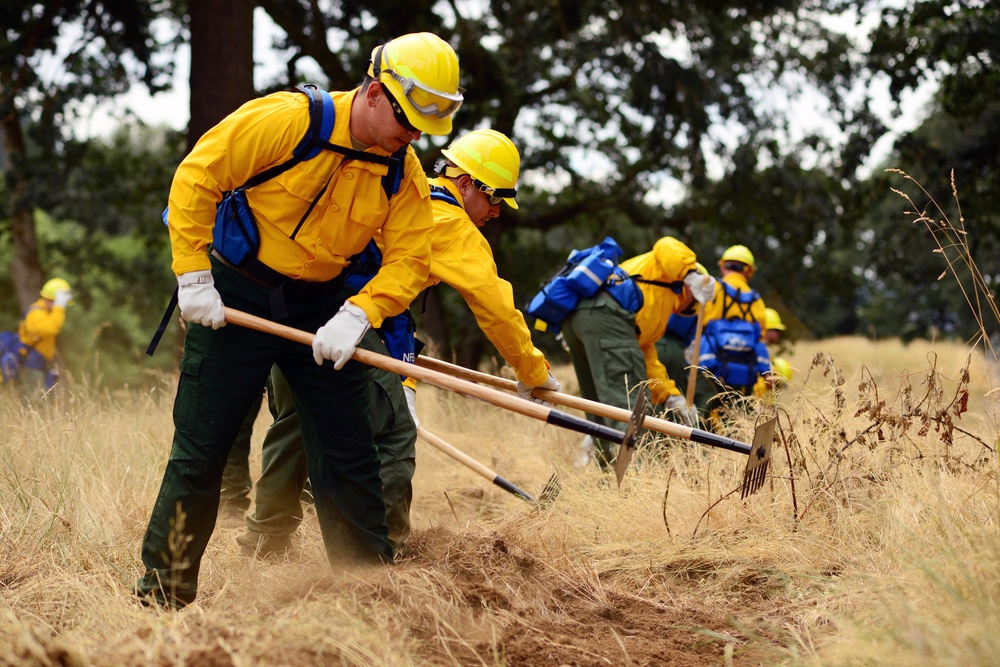 Training prepares Oregon Guardsmen for fighting fires