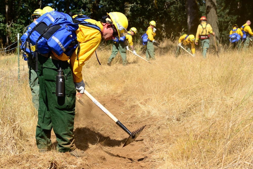 Training prepares Oregon Guardsmen for fighting fires