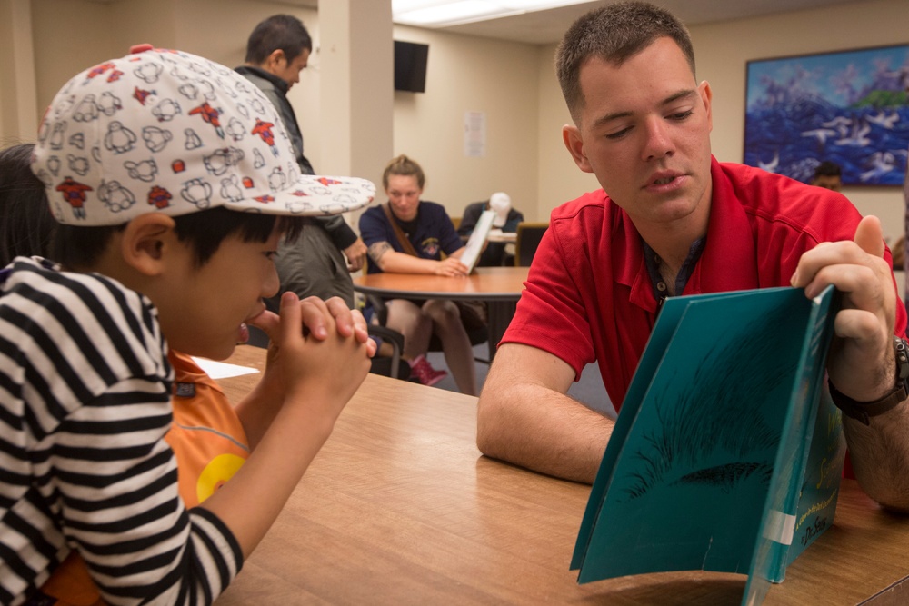 31st MEU Marines read to local children in Guam