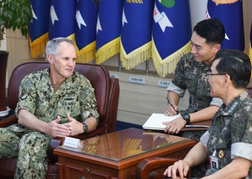 20170914 VADM Sawyer visit and MOU Signing with CRF