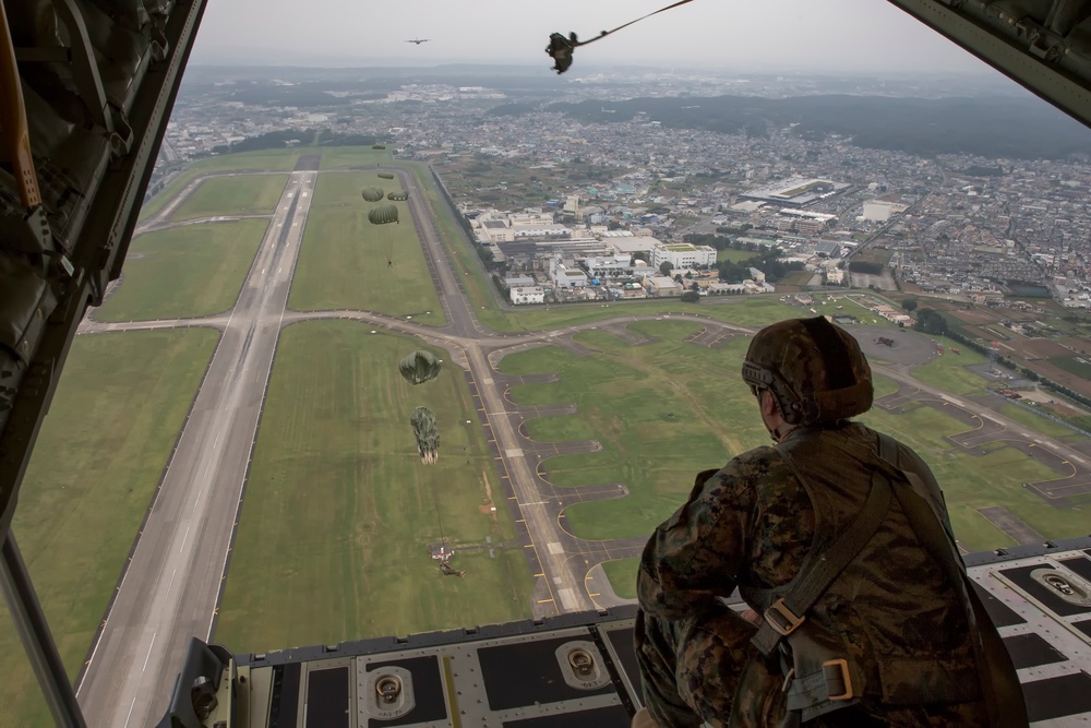 Yokota displays airlift capabilities during the 2017 Japanese-American Friendship Festival