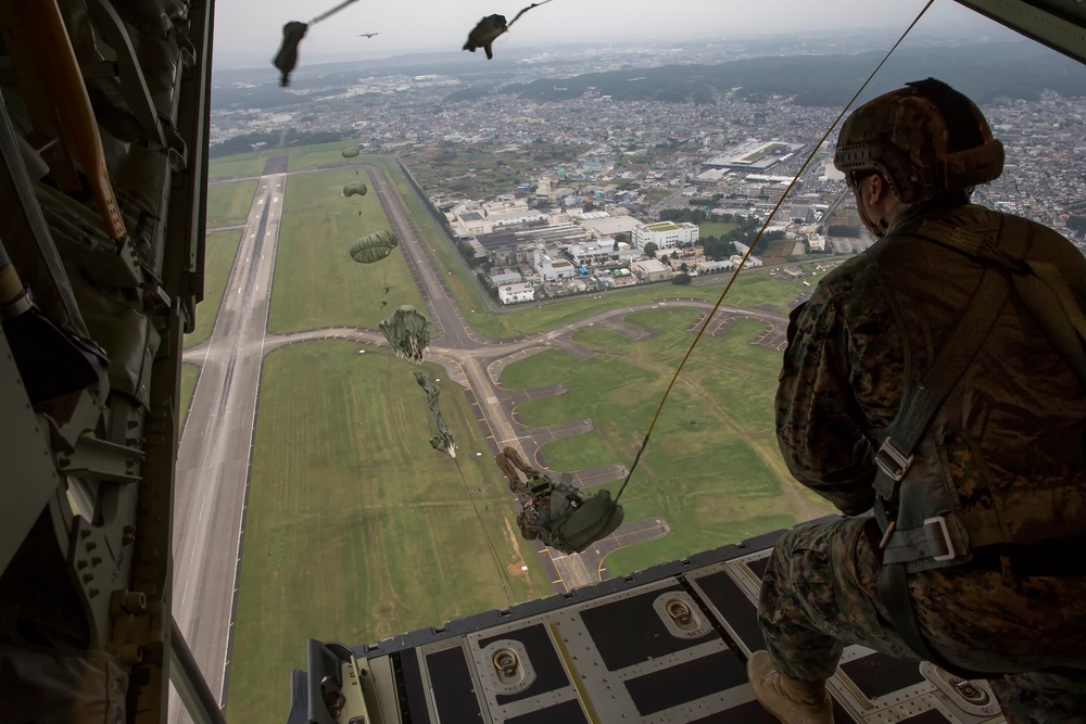 Yokota displays airlift capabilities during the 2017 Japanese-American Friendship Festival