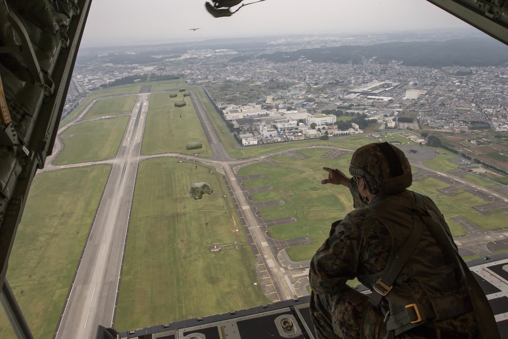 Yokota displays airlift capabilities during the 2017 Japanese-American Friendship Festival