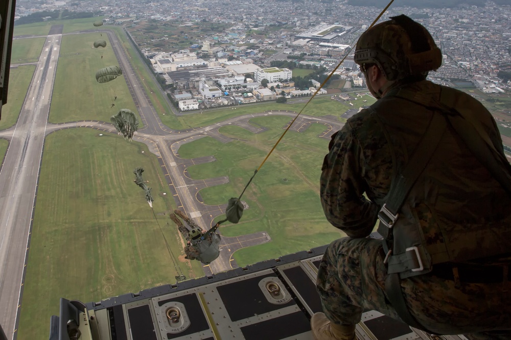 Yokota displays airlift capabilities during the 2017 Japanese-American Friendship Festival