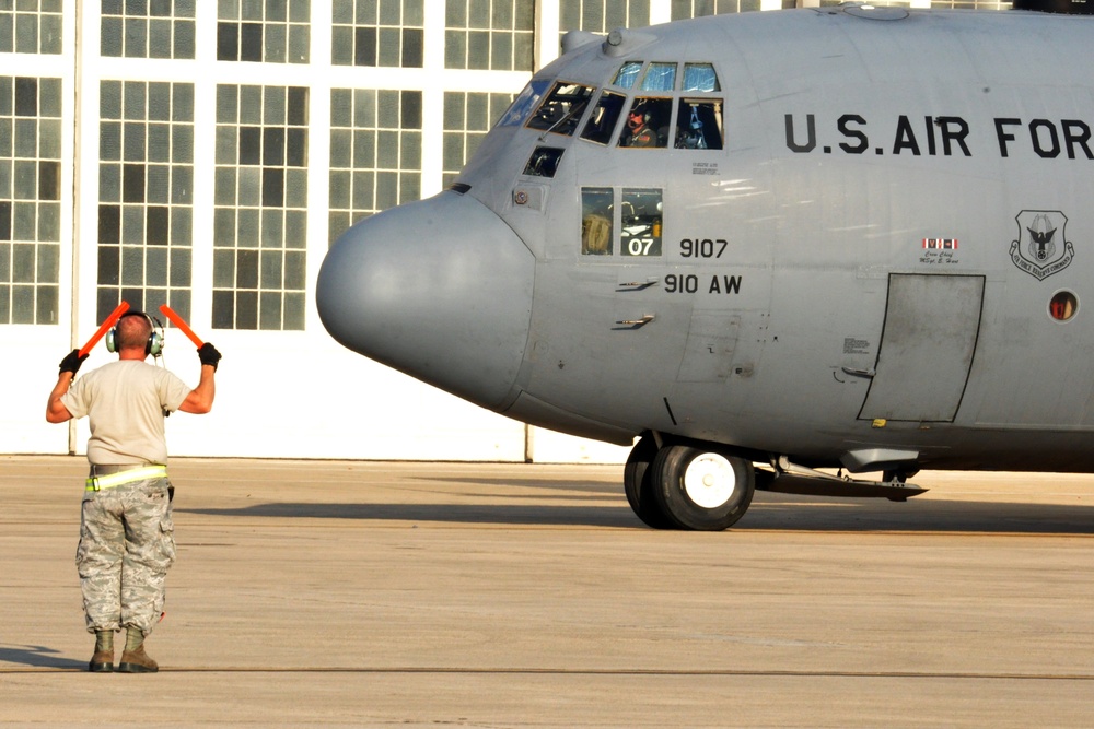 Team Lackland assists with Gustav relief efforts > Joint Base San