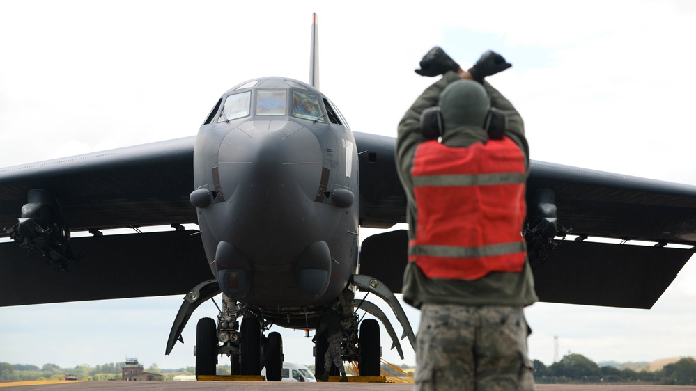 Air Force B-52 Stratofortress aircraft arrives in the U.K.