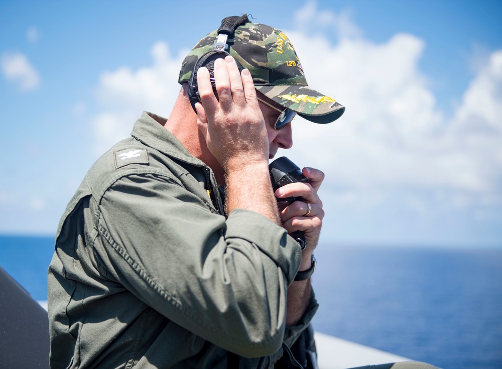 USS New York performs RAS during hurricane relief efforts