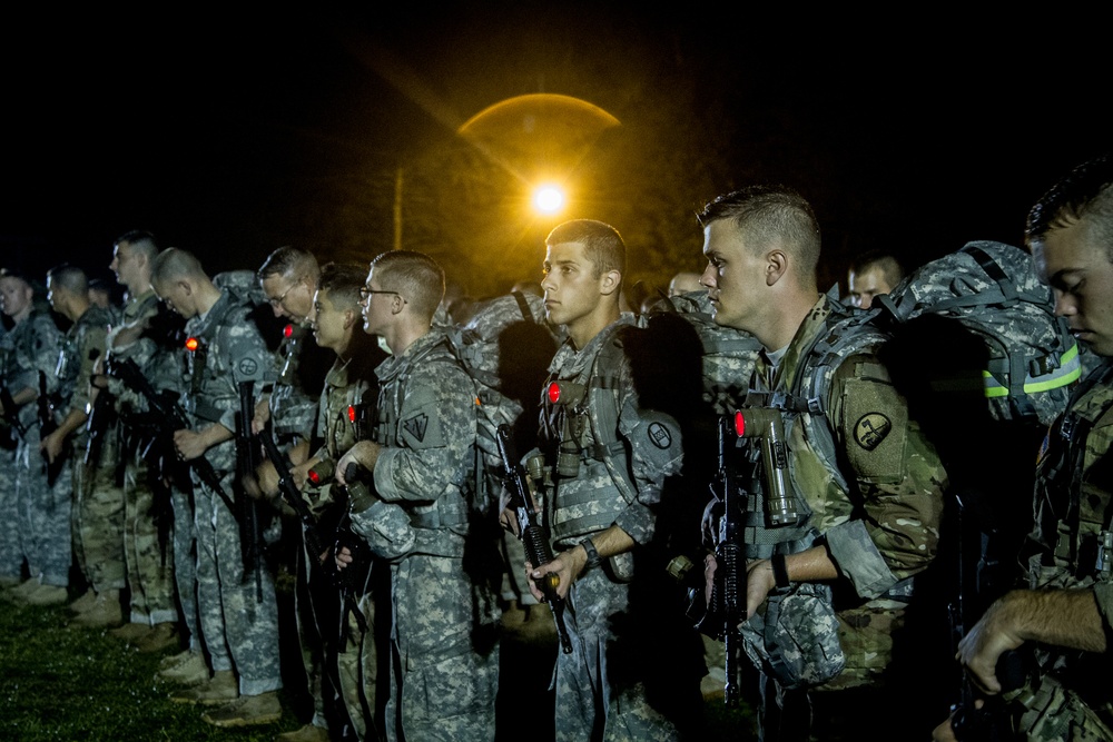 Air Assault Class 307-17 Six Mile Road March