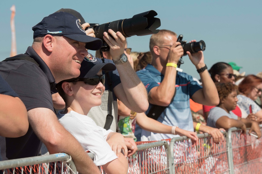 Thunderbirds display precision at America’s air show