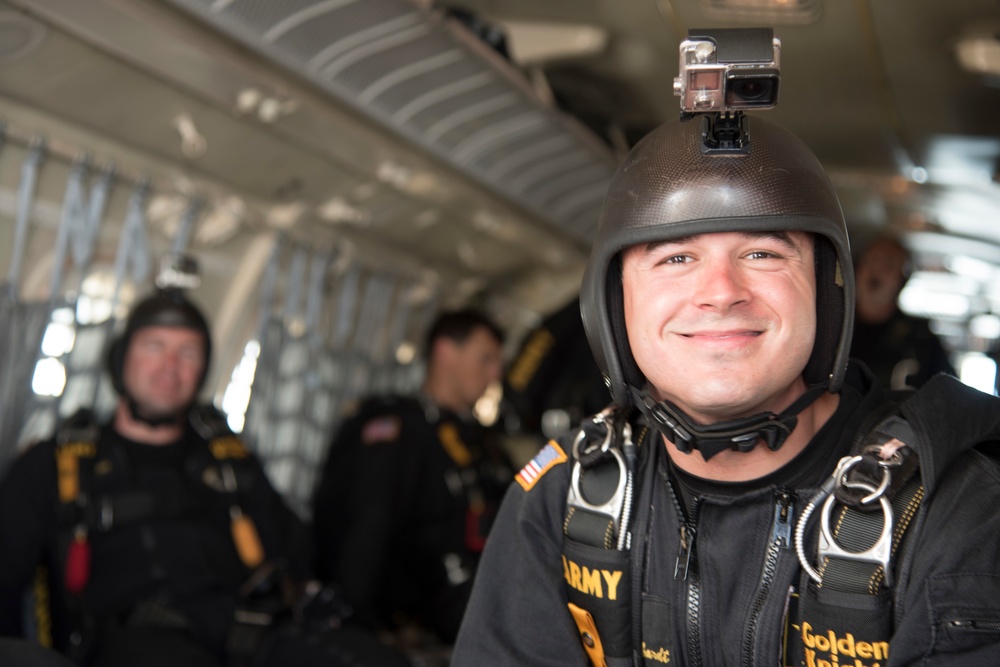 Golden Knights parachute into America’s Air Show