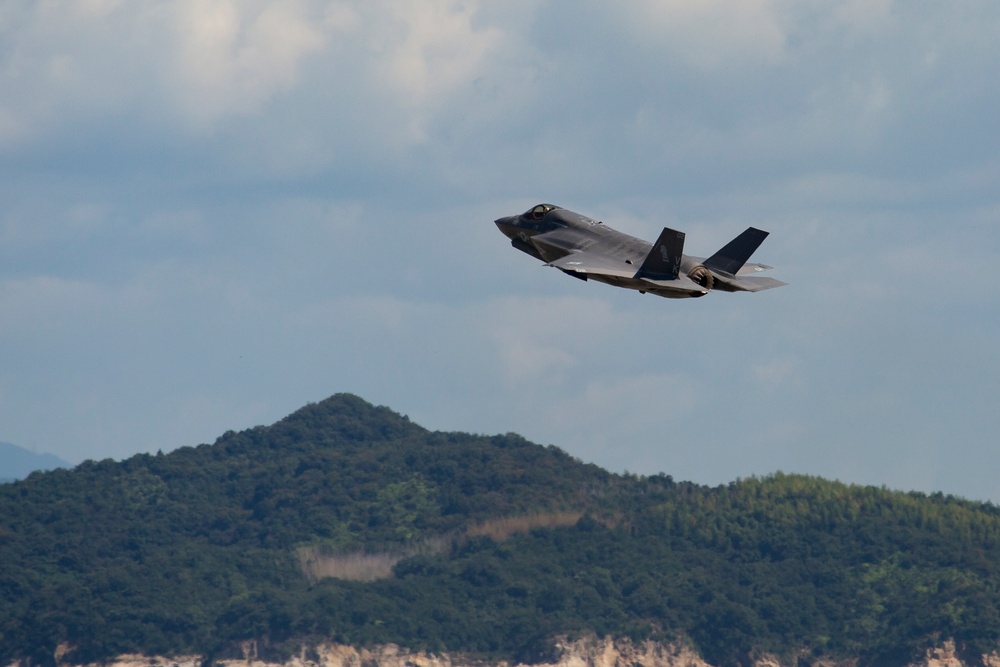 F-35B Lightning II aircraft conduct show of force in response to North Korea missile launch