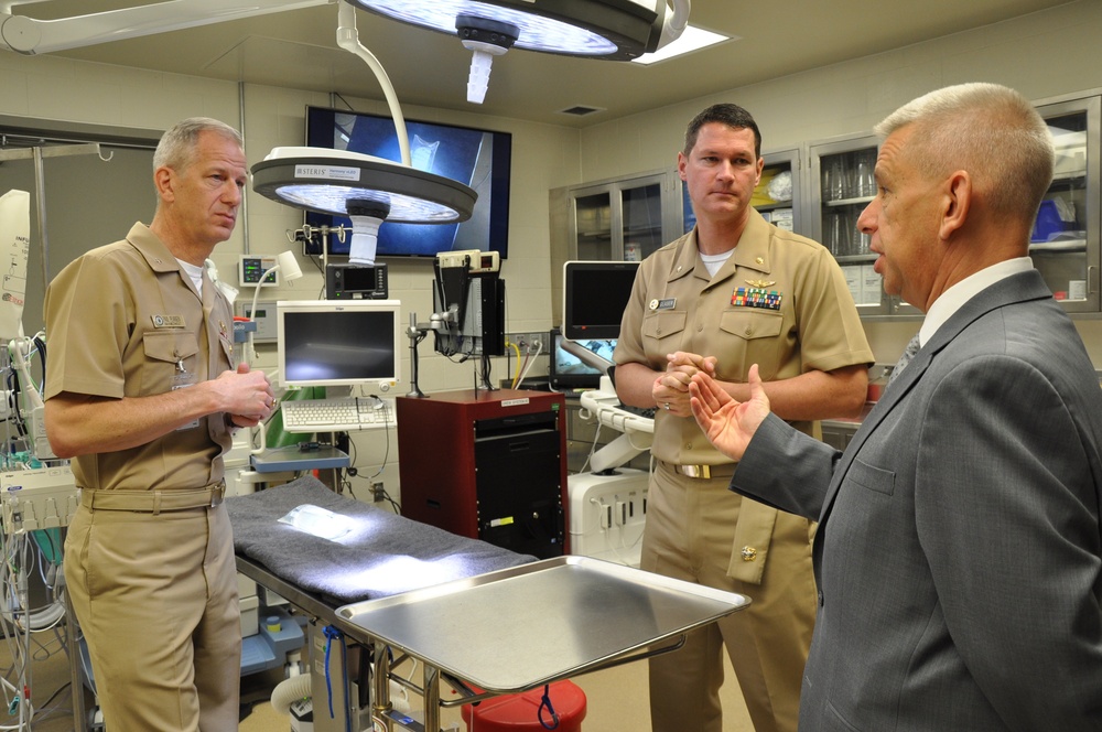 Navy Medicine West Commander Visits Naval Medical Research Unit - San Antonio
