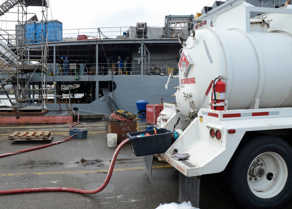 Vigor Shipyard Refuels Frank Cable