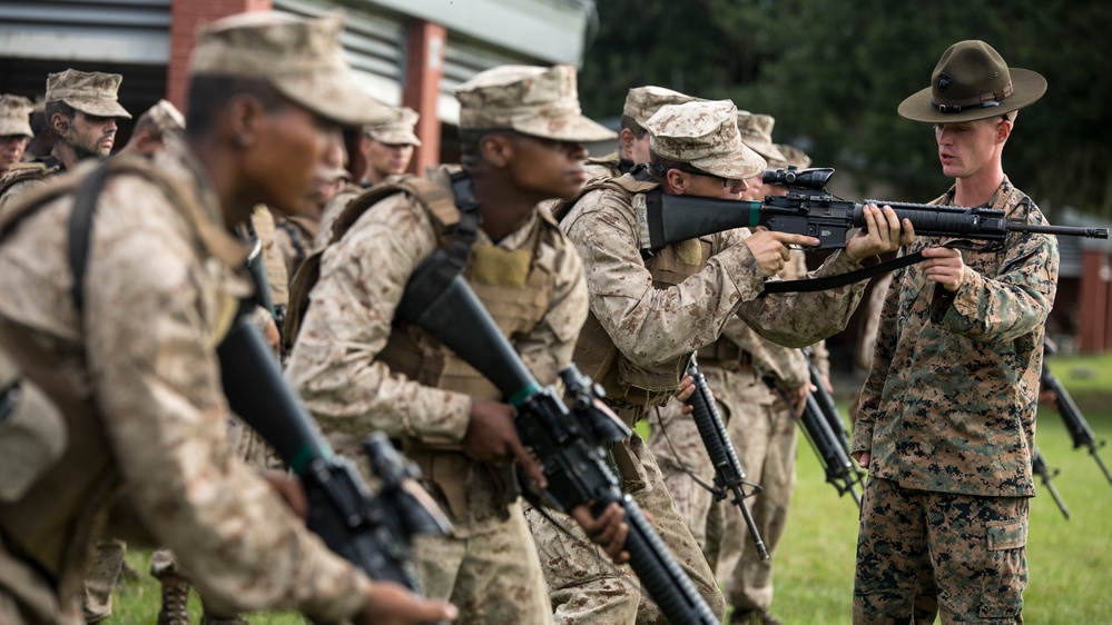 Parris Island recruits learn to shoot like Marines