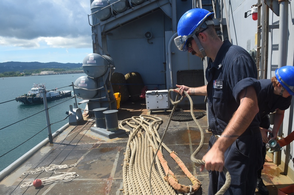 USS Ashland Departs Guam