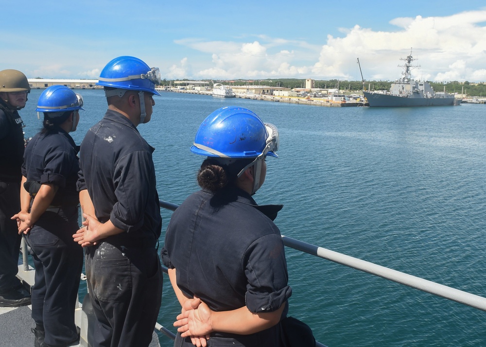 USS Ashland Departs Guam