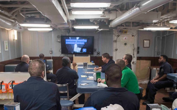 USS Lake Erie (CG 70) CPR certification course