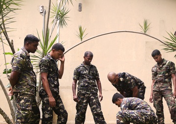 U.S. Navy conducts hands-on medical training with Sri Lankan counterparts