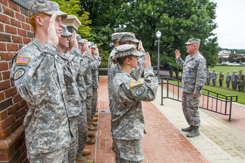 Air Force general administers oath of enlistment to Army ROTC cadets