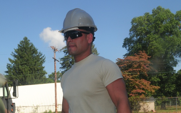 During “Hotel 8” school Active Duty, National Guard and Reserve soldiers train on advanced vehicle recovery