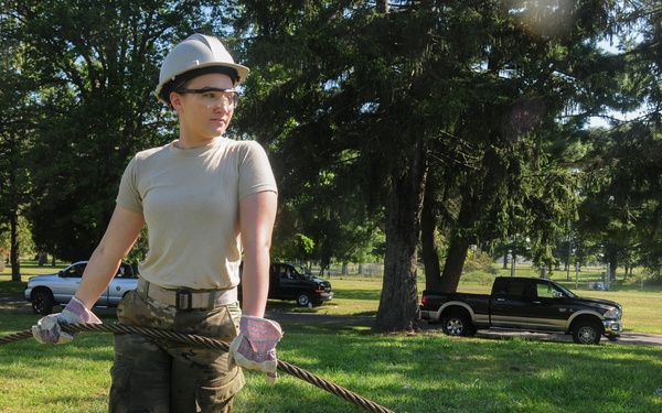 During “Hotel 8” school Active Duty, National Guard and Reserve soldiers train on advanced vehicle recovery
