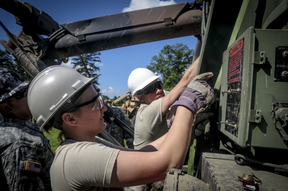 During “Hotel 8” school Active Duty, National Guard and Reserve soldiers train on advanced vehicle recovery