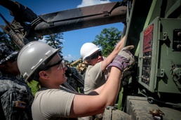 During “Hotel 8” school Active Duty, National Guard and Reserve soldiers train on advanced vehicle recovery