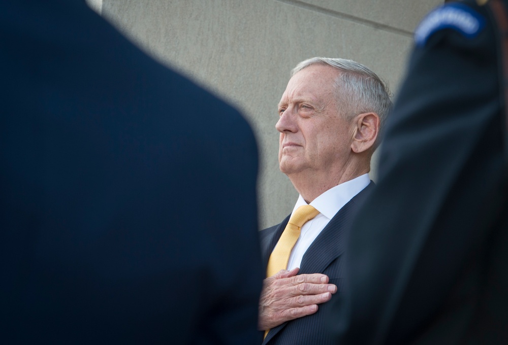 SD hosts Romanian minister of defense