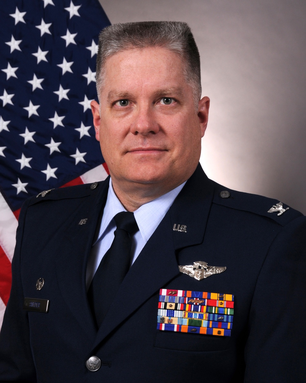 Official portrait of retired Col. Mark Snyder