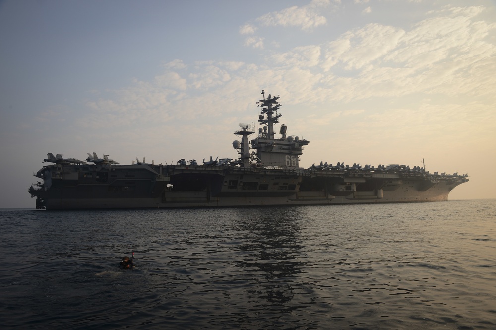 Nimitz Supports Operation Inherent Resolve