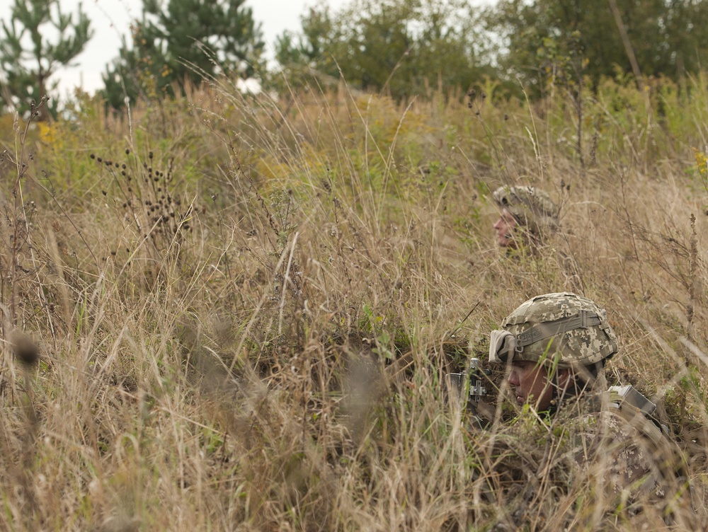 Ukrainian soldiers engage ‘enemy’ threats during FTX