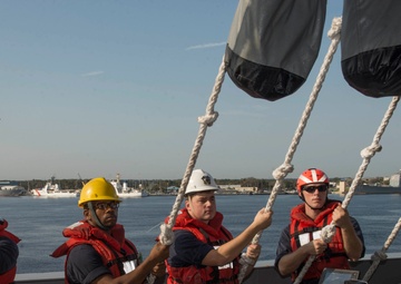 USS Iwo Jima (LHD 7) performs small boat operations