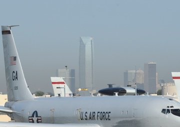 E-8Cs evacuate to Tinker Air Force Base to escape Hurricane Irma's path