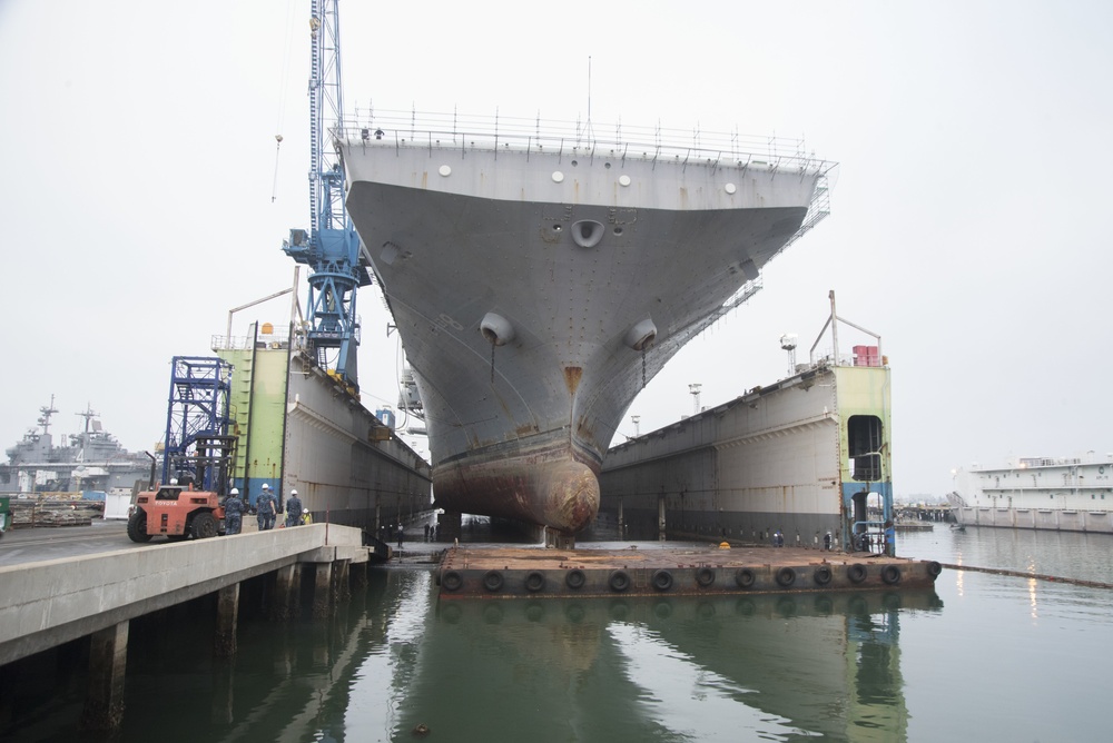 USS Makin Island (LHD 8) Enters Dry Dock