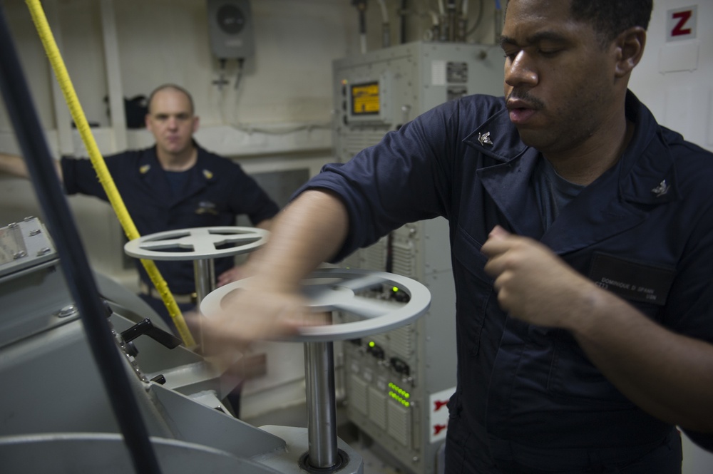 America ARG conducts routine operations in 5th Fleet