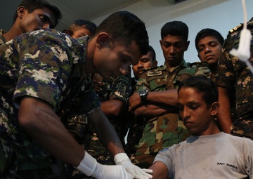 U.S. Navy conducts hands-on medical training with Sri Lankan counterparts