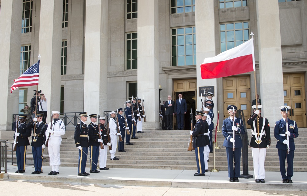 SD hosts Poland's minister of defense