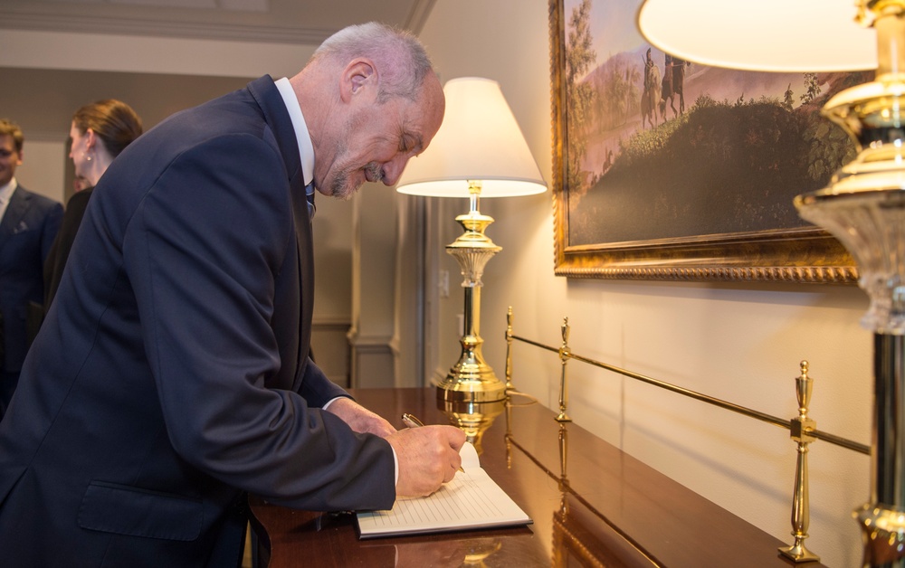 SD hosts Poland's minister of defense