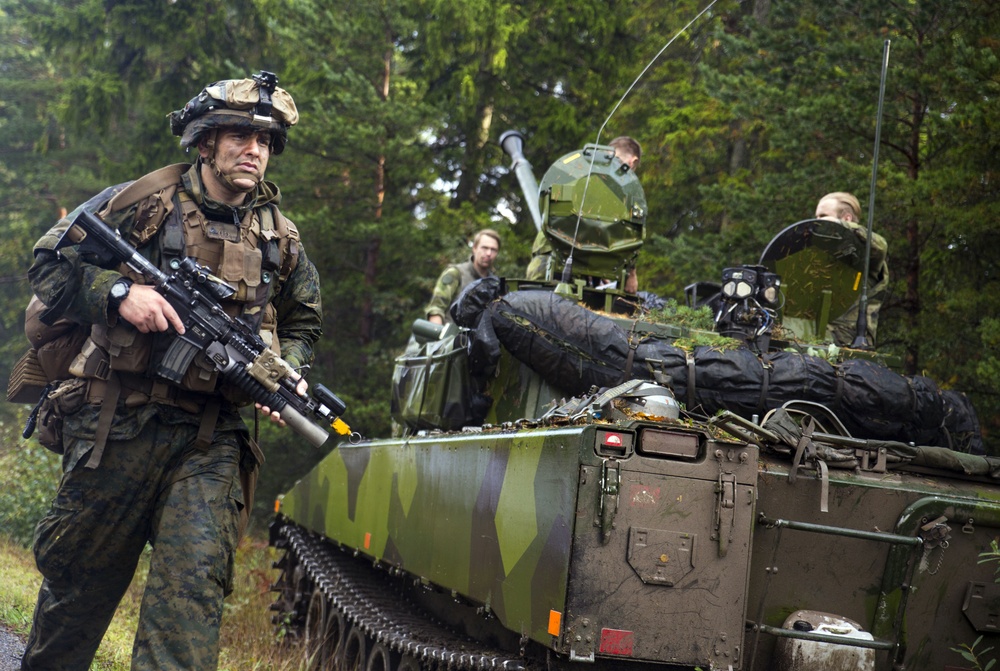 Marines participate in Exercise Aurora 17 in Sweden