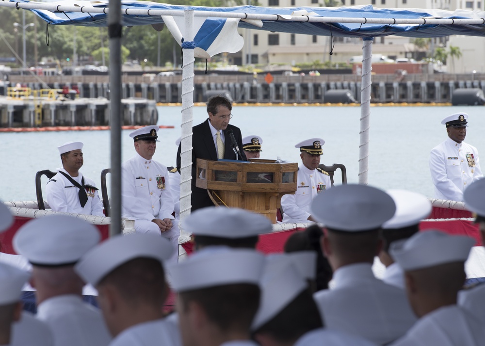USS Columbus Holds Change of Command