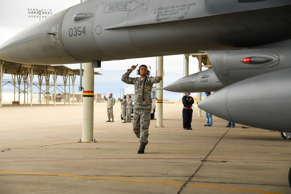 Final operational F-16s depart Hill AFB
