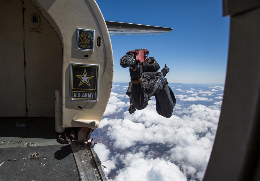 Golden Knights and U.S. Navy Leap Frogs Parachute Team