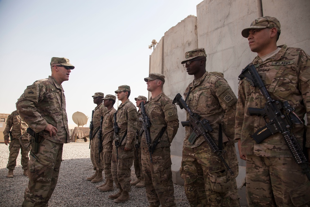 Maj. Gen. White Conducts Battlefield Circulation