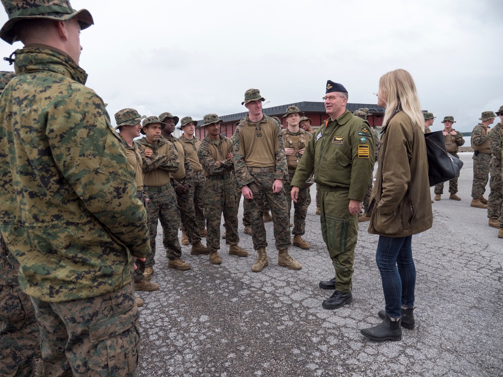 Swedish and Finnish officials visit Marine Rotational Force-Europe 17.2