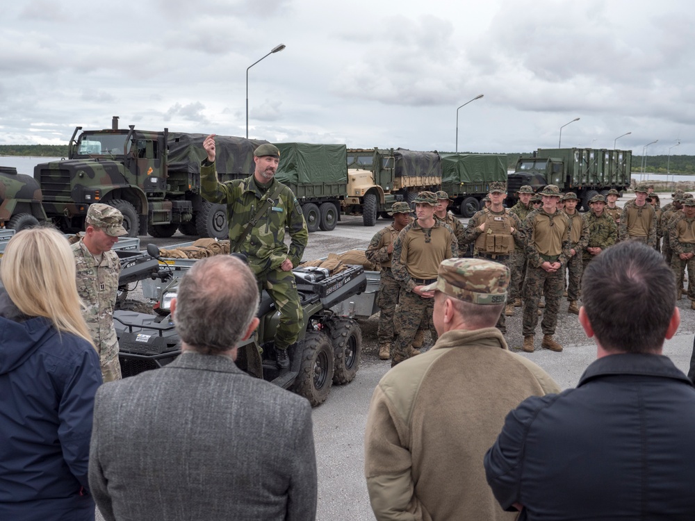 Swedish and Finnish officials visit Marine Rotational Force-Europe 17.2